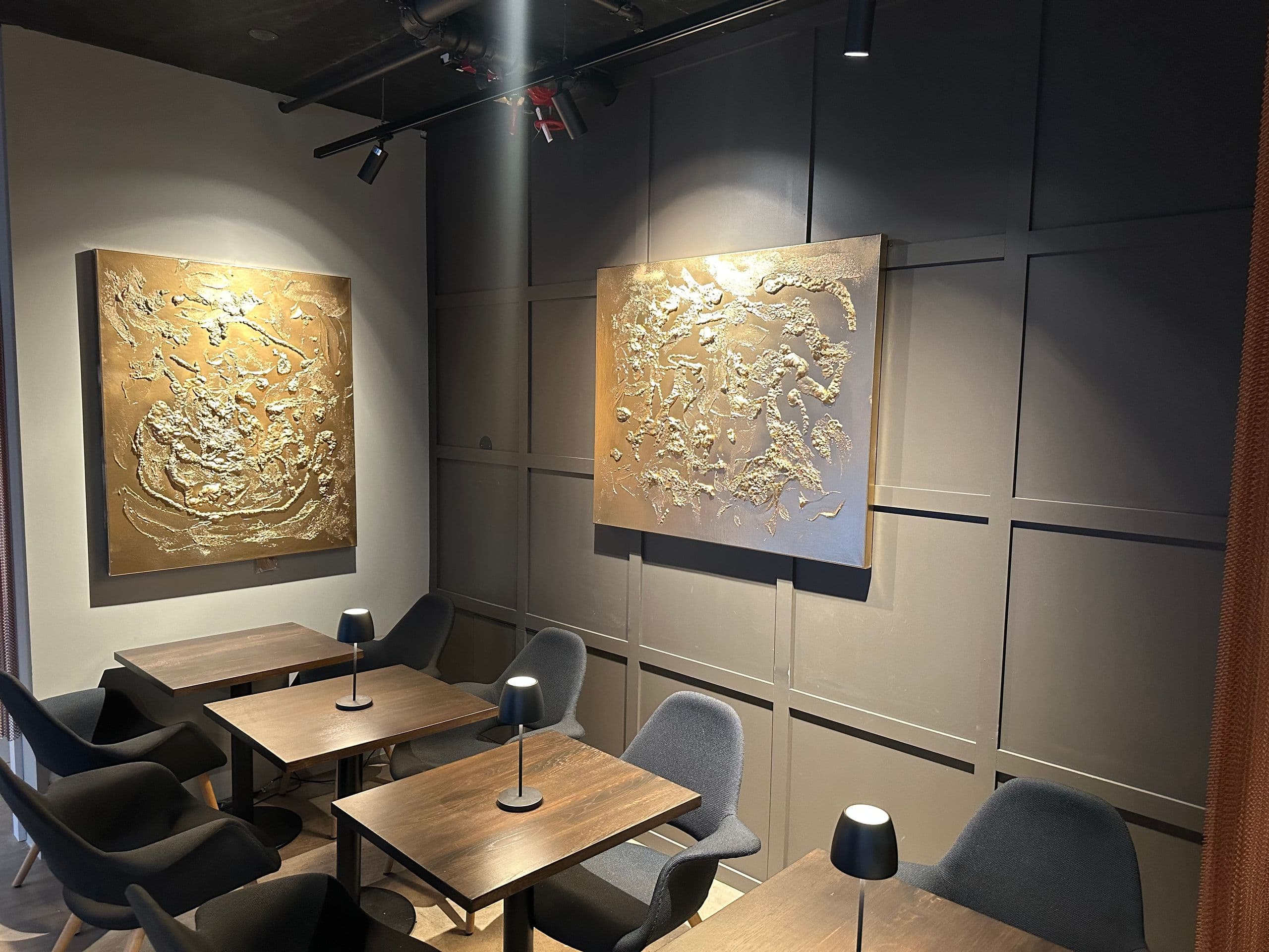 Dixon Lounge