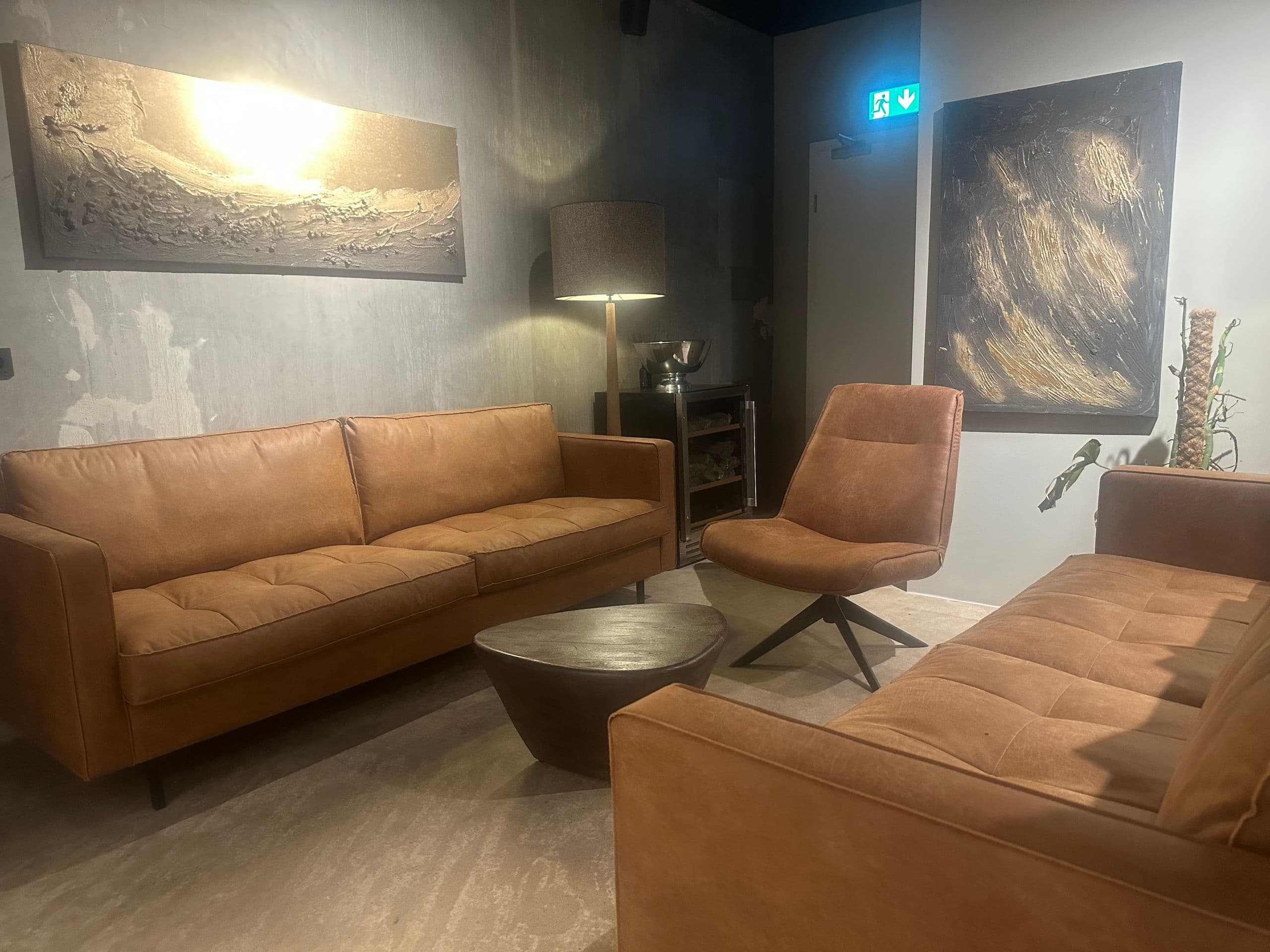 Dixon Lounge