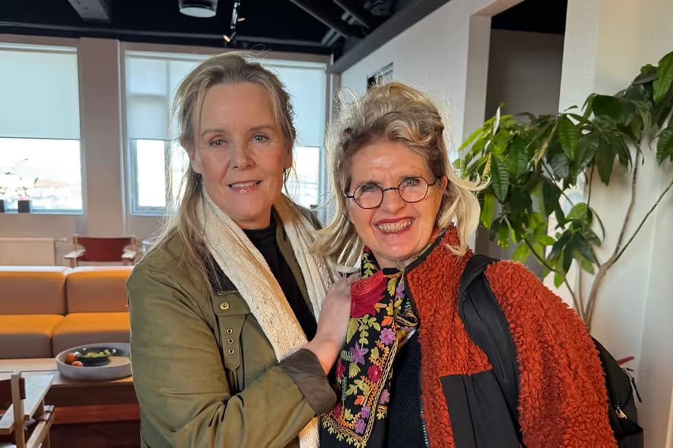 Edda Björgvinsdóttir og Elfa Ósk Gísladóttir velja Atwork undir æfingar